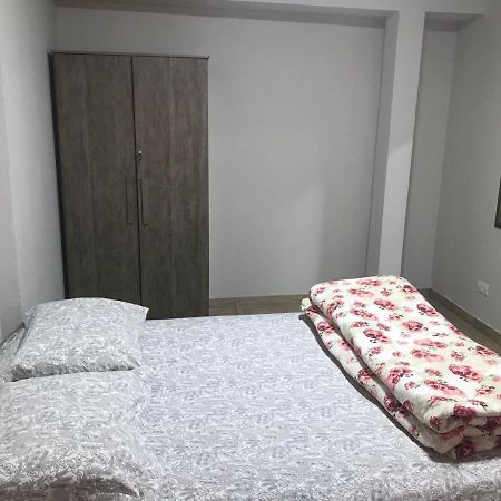 Casa com 2 quartos agradáveis com ar condicionado Foz do Iguaçu Esterno foto